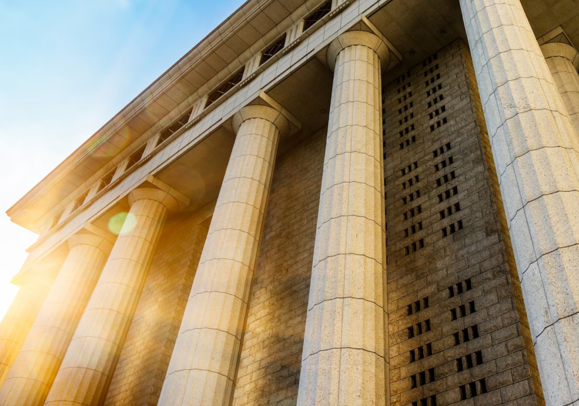 Courthouse columns for Oliver & Co SEO case study